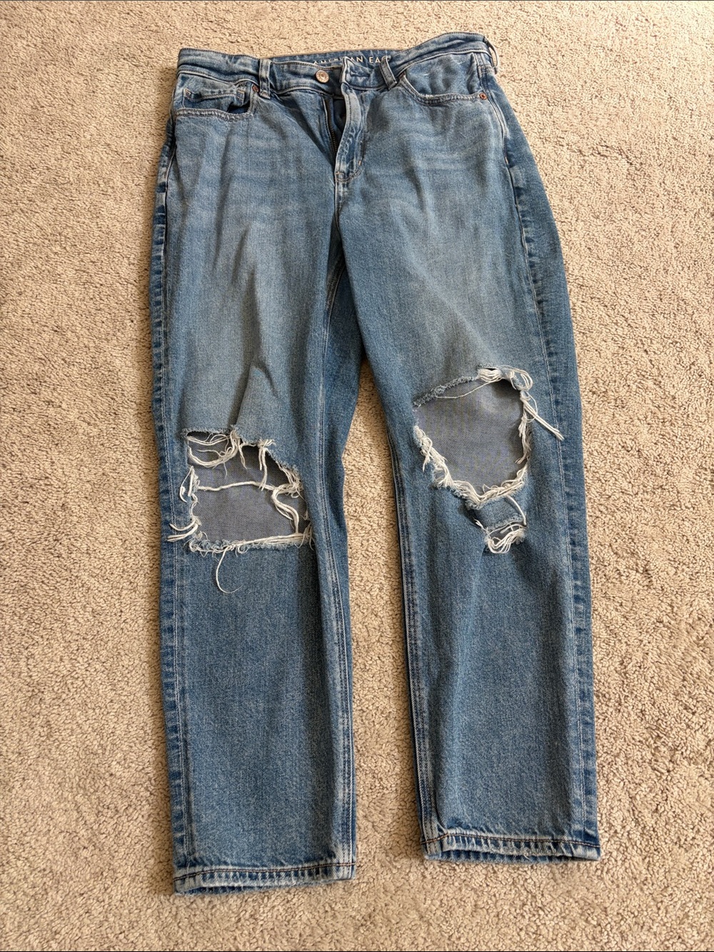 American Eagle Women’s Strigid Distressed Jeans - Size 8 Short